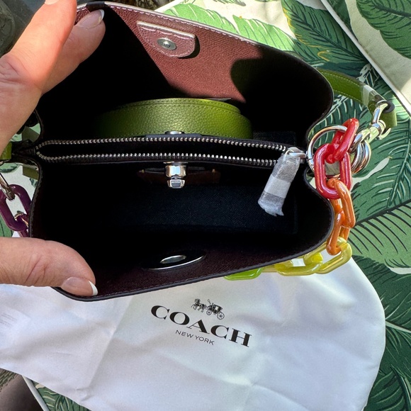 NWT - Coach Willow Bucket Bag - In hard to find Dark Lime FIRM - Picture 4 of 11